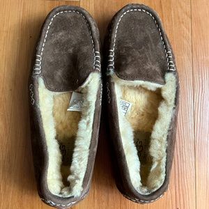 Nearly new Ugg slippers. Only ever worn inside and a few times.